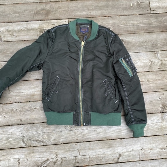 Alpha Industries Bomber Jacket XL Green - Picture 3 of 11